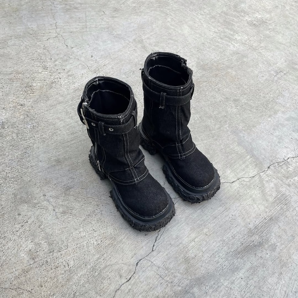 Custom Made Boots - Picture 5 of 7